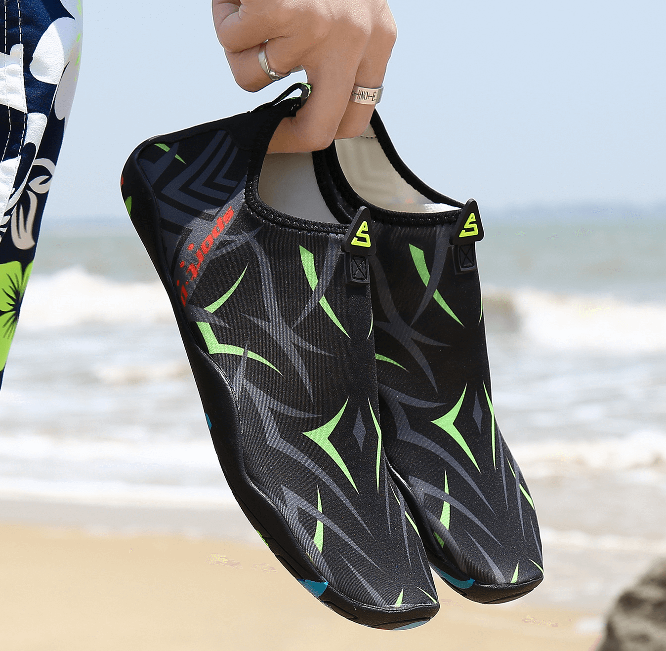 Spring and summer men's sports shoes, women's river upstream shoes-effect picture