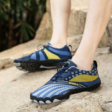 Outdoor sports mountain climbing amphibious shoes-effect picture
